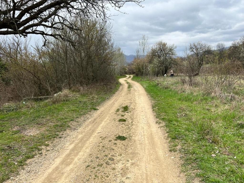 Къмпинг Частен Двор Bulgarian Campsite For Tents Kazanlŭk Exterior foto